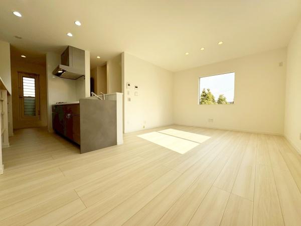 ���{�L���s�����R6���ڂ̐V�z��ˌ��Ẵ��r���O