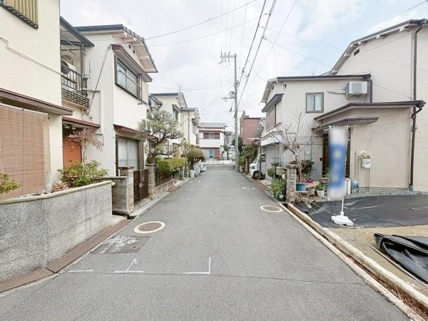 ���{�����s�ԉ�����2���ڂ̓y�n�̑O�ʓ��H�܂ތ��n�ʐ^