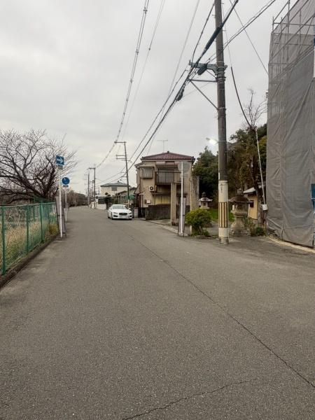 ���{�Q����s������̐V�z��ˌ��Ă̑O�ʓ��H�܂ތ��n�ʐ^