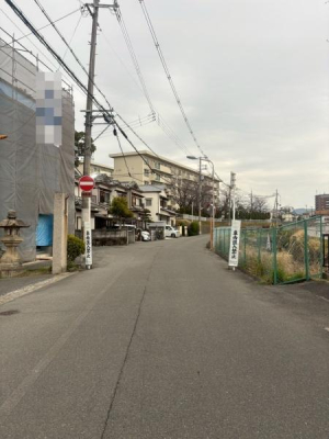 ���{�Q����s������̐V�z��ˌ��Ă̑O�ʓ��H�܂ތ��n�ʐ^