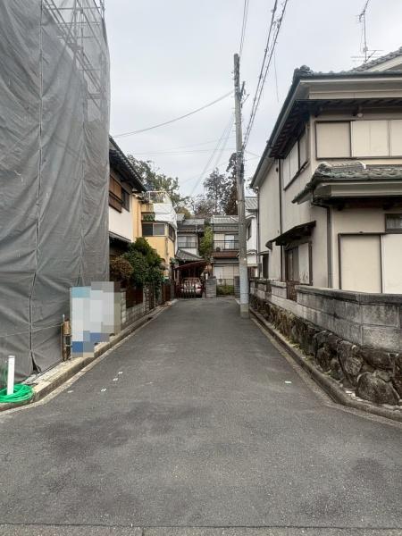 ���{�Q����s������̐V�z��ˌ��Ă̑O�ʓ��H�܂ތ��n�ʐ^