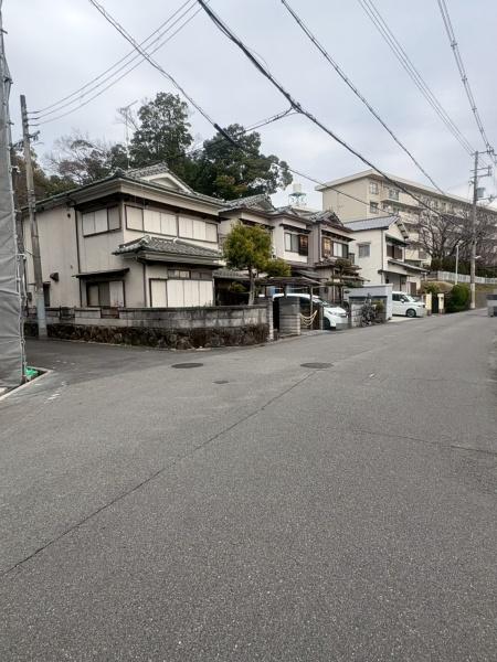 ���{�Q����s������̐V�z��ˌ��Ă̑O�ʓ��H�܂ތ��n�ʐ^