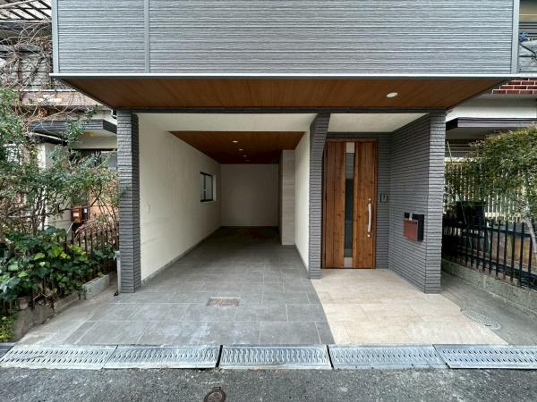 ���{�Q����s���h�����̒��È�ˌ��Ă̒��ԏ�