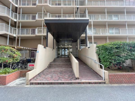 ���{���c�s�]�⒬4���� 18-1�̒��Ã}���V�����̃G���g�����X