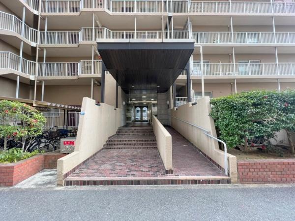 ���{���c�s�]�⒬4���� 18-1�̒��Ã}���V�����̃G���g�����X