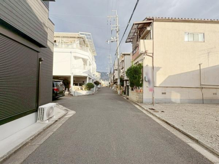 ���{�����s�r����4���ڂ̓y�n�̑O�ʓ��H�܂ތ��n�ʐ^