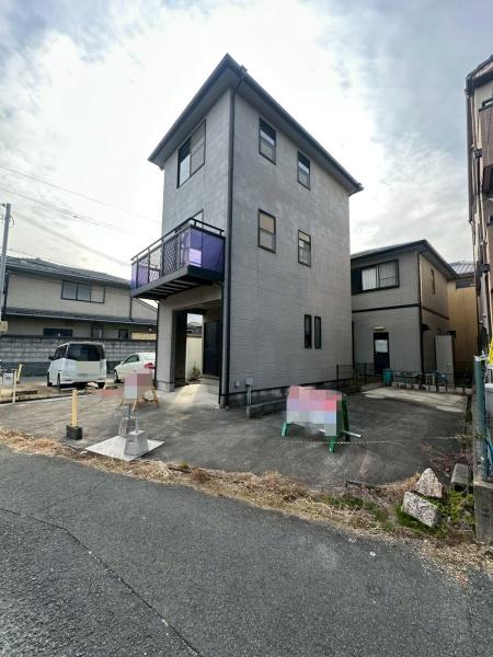 ���{��^�s���o���̒��È�ˌ��Ă̒��ԏ�