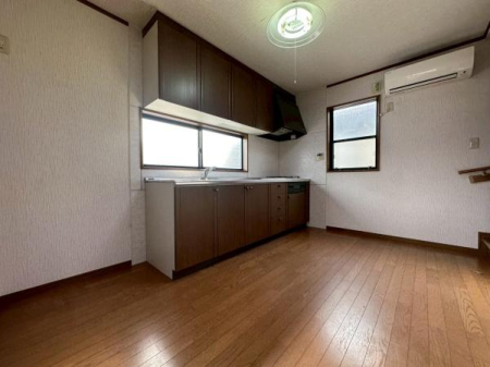 ���{��^�s���o���̒��È�ˌ��Ẵ��r���O