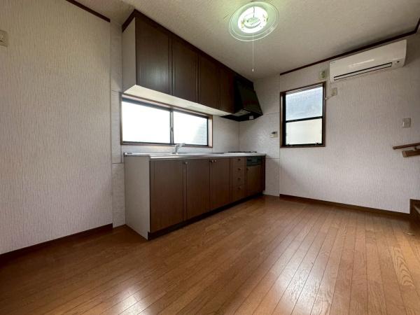 ���{��^�s���o���̒��È�ˌ��Ẵ��r���O