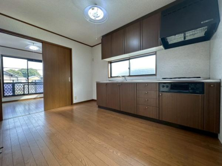 ���{��^�s���o���̒��È�ˌ��Ẵ��r���O