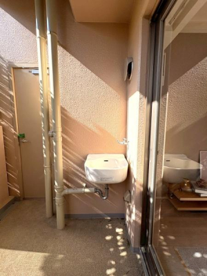 ���{���s����敽�쓌1���ڂ̒��Ã}���V�����̃o���R�j�[