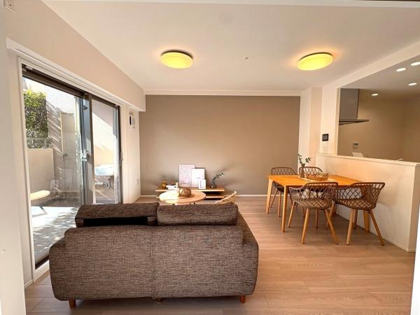 ���{���s����敽�쓌1���ڂ̒��Ã}���V�����̃��r���O