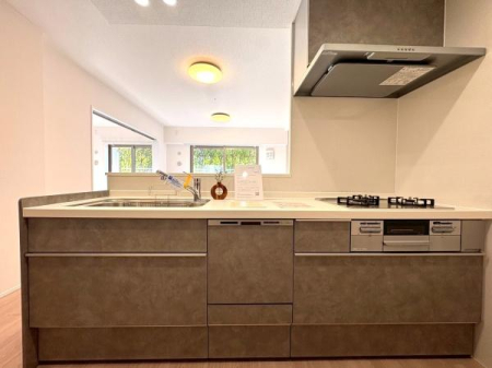 ���{���s����敽�쓌1���ڂ̒��Ã}���V�����̃L�b�`��