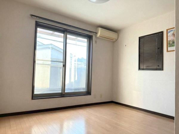 大阪府大阪市生野区巽北1丁目の中古一戸建ての洋室