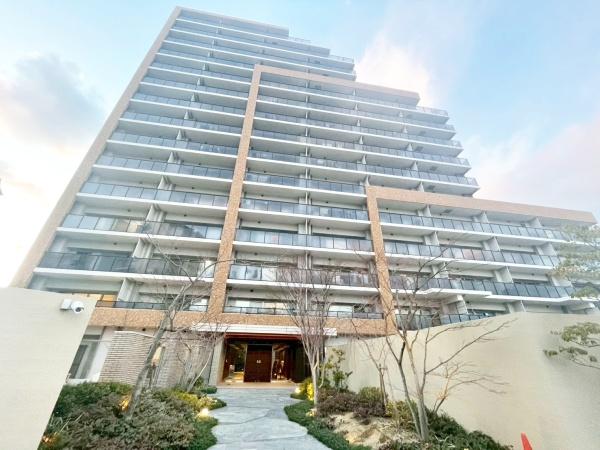 大阪府枚方市出口1丁目の中古マンションの現地外観写真