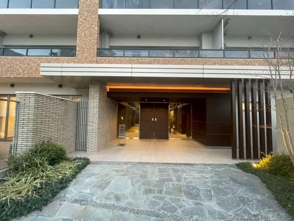 ���{�����s�o��1���ڂ̒��Ã}���V�����̃G���g�����X