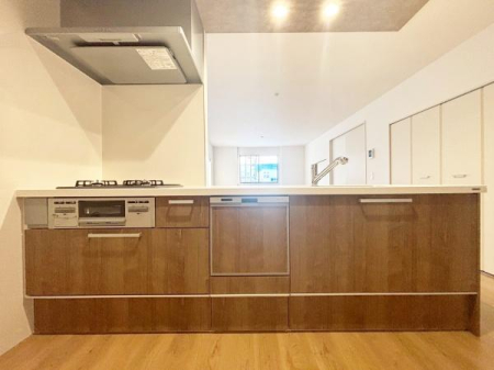 ���{�L���s������1���ڂ̐V�z��ˌ��ẴL�b�`��