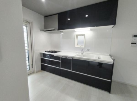 ���{�����s��@��1���ڂ̐V�z��ˌ��ẴL�b�`��