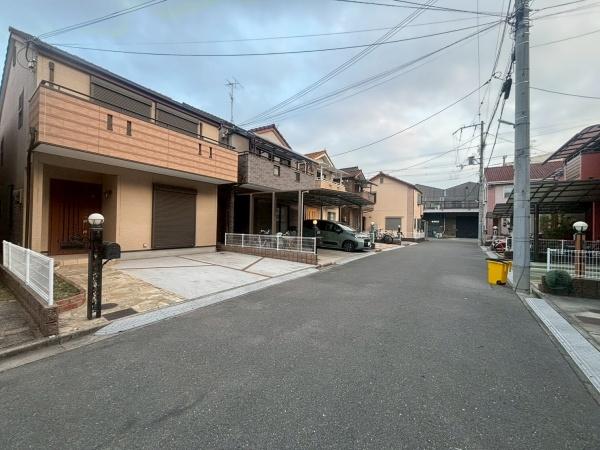 ���{�����s�a�쒬2���ڂ̒��È�ˌ��Ă̑O�ʓ��H�܂ތ��n�ʐ^