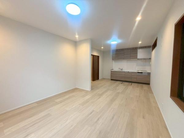 ���{�����s�a�쒬2���ڂ̒��È�ˌ��Ẵ��r���O