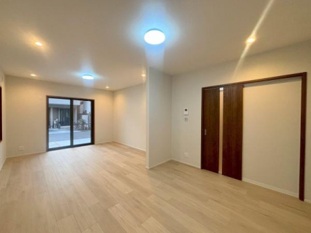 ���{�����s�a�쒬2���ڂ̒��È�ˌ��Ẵ��r���O