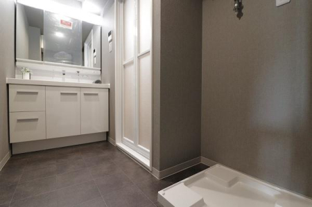 ���{�����s��~��3���ڂ̒��Ã}���V�����̐��ʑ�E���ʏ�