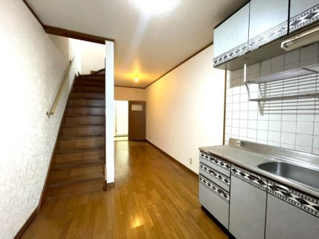 ���{���s�����F�k2���ڂ̒��È�ˌ��Ẵ��r���O