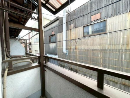 ���{���s�����F�k2���ڂ̒��È�ˌ��Ẵo���R�j�[