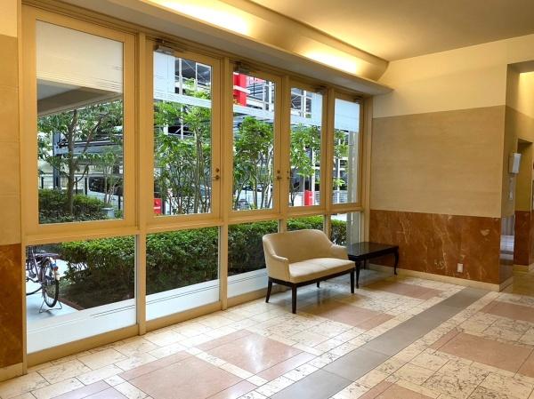 大阪府大阪市平野区平野元町の中古マンションのエントランス