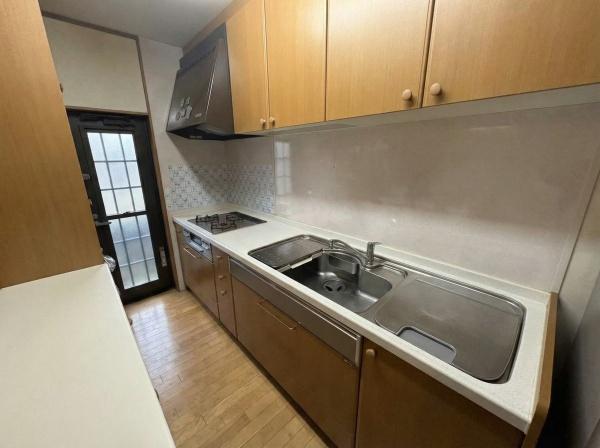 ���{�����s�g�c�{��3���ڂ̒��È�ˌ��ẴL�b�`��