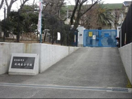 ���{�����s���L�Y���̓y�n�̎��ӊ�