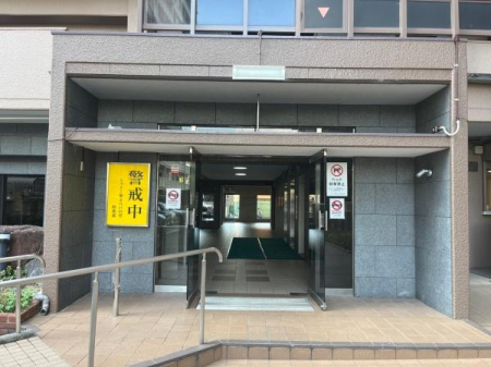 ���{�����s����c3���ڂ̒��Ã}���V�����̃G���g�����X