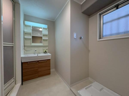 ���{�����s����c3���ڂ̒��Ã}���V�����̐��ʑ�E���ʏ�