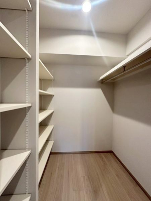 ���{��^�s�{���̒��Ã}���V�����̎��[