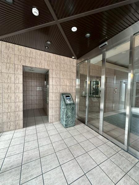 ���{��^�s�{���̒��Ã}���V�����̃G���g�����X