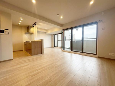 ���{��^�s�{���̒��Ã}���V�����̃��r���O