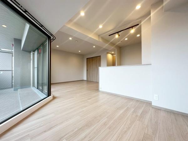 ���{��^�s�{���̒��Ã}���V�����̃��r���O