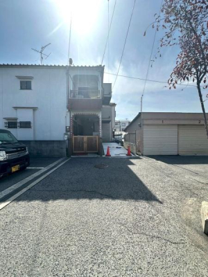 ���{���s���Z�g��������c4���ڂ̐V�z��ˌ��Ă̑O�ʓ��H�܂ތ��n�ʐ^