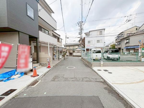 ���{�����s�L�Y���̐V�z��ˌ��Ă̑O�ʓ��H�܂ތ��n�ʐ^