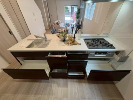 ���{�����s�L�Y���̐V�z��ˌ��ẴL�b�`��