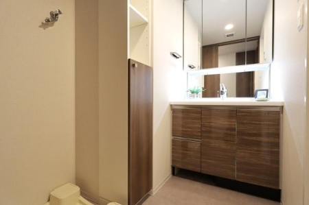 ���{�����s����2���ڂ̒��Ã}���V�����̐��ʑ�E���ʏ�