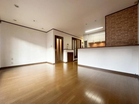 ���{��^�s�]�[���̒��È�ˌ��Ẵ��r���O