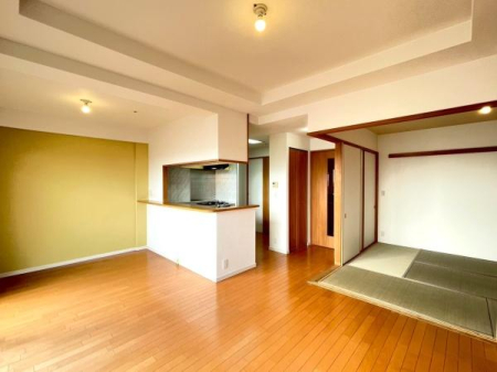 ���{���s����撷�g�o��3���ڂ̒��Ã}���V�����̃��r���O