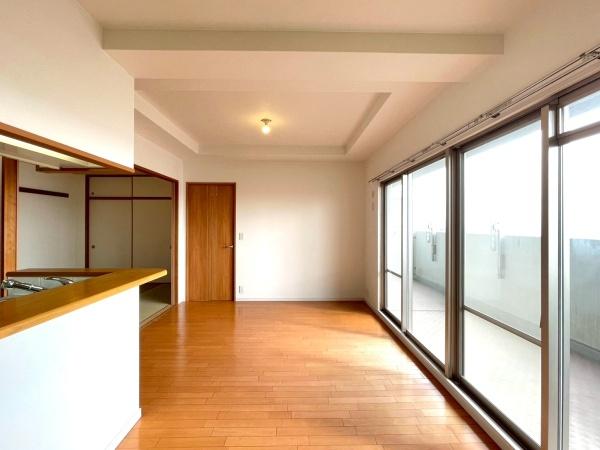 ���{���s����撷�g�o��3���ڂ̒��Ã}���V�����̃��r���O