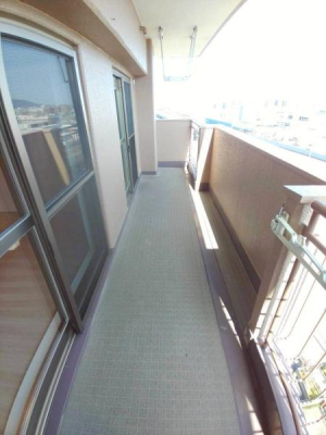 ���{�����s����c3���ڂ̒��Ã}���V�����̃o���R�j�[