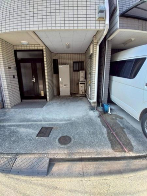 ���{�����s��]����2���ڂ̒��È�ˌ��Ă̒��ԏ�