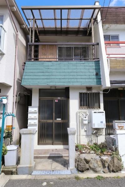 ���{���s���Z�g��Z����c7���ڂ̒��Ãe���X�n�E�X�̌��n�O�ώʐ^