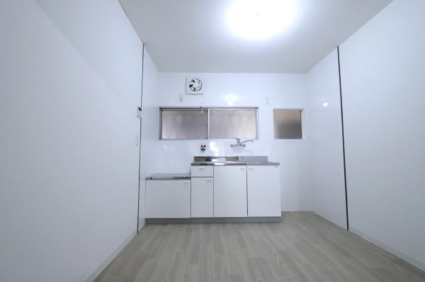 ���{���s���Z�g��Z����c7���ڂ̒��Ãe���X�n�E�X�̃��r���O