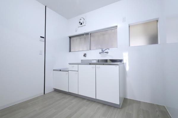 ���{���s���Z�g��Z����c7���ڂ̒��Ãe���X�n�E�X�̃L�b�`��