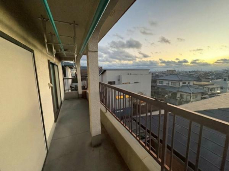 ���{�����s�k�ΐؒ��̒��È�ˌ��Ẵo���R�j�[